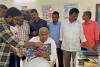  రోగులకు అందుతున్న వైద్య సేవలను పోచారం ప్రత్యక్షంగా పరిశీలించారు..