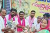 మట్టి గణపతి లను మోరల్ శ్రీనివాసరావు సహకారం తో పంపిణీ.