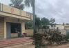 నిబంధనలు 'గాలికి'.. బడి ముందే 'బెల్టు' కొట్టు!