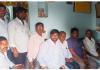 మెట్రో ఈవినింగ్ జర్నలిస్ట్ ను పరామర్శించిన రేగోడ్ మండల బిఆర్ఎస్ పార్టీ నాయకులు