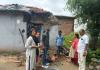 శిధిలావస్థలో నాలుగు ఇండ్లు.