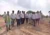 ఇండ్ల స్థలాలను పరిశీలించిన తహసీల్దార్ 