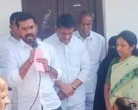 కాంగ్రెస్ బలపరిచిన అభ్యర్థులను గెలిపించండి : డీసీసీ అధ్యక్షులు వెడ్మా బొజ్జు  పటేల్