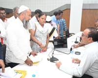 అర్జీదారులు సంతృప్తి చెందేలా నాణ్యమైన పరిష్కారం చూపాలి : కలెక్టర్ డా. శ్రీధర్ చెరుకూరి