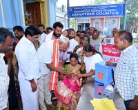 భక్తులకు, పిల్లలకు మరియు పరిసర గ్రామస్తులకు  పల్స్ పోలియో ను ప్రారంభించిన దేవస్థానం ఈవో,  చైర్మన్