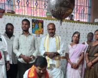 చెందిప్ప మరకత శివలింగానికి పూజలు చేసిన సినీ దర్శకుడు బోయపాటి శ్రీను                             