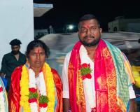 హన్మాజీపేటలో అపురూప దృశ్యం : ఒకే వేదికపై ప్రమాణ స్వీకారం చేసిన తల్లి, కొడుకులు