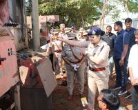 ఉమెన్ పోలీస్ స్టేషన్ అభివృద్ధికి ప్రాధాన్యత : బోర్ వెల్ పనులను ప్రారంభించిన జిల్లా ఎస్పీ