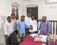 ఆదివాసీ సంఘాల ఆధ్వర్యంలో తహశీల్దార్ కు వినతి పత్రం 