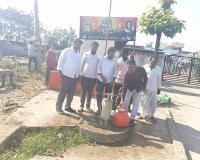 ఏళ్ల నాటి నీటి కష్టాలకు చెక్: మరమ్మతుకు గురైన మోటార్‌ను బాగు చేయించిన సర్పంచ్