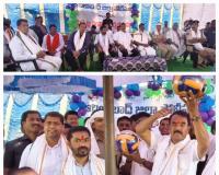 జిల్లా పోలీస్ శాఖ ఆధ్వర్యంలో దుప్పట్ల పంపిణి కార్యక్రమం లో పాల్గొన్న డా నరేష్ జాదవ్ 