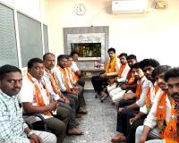 అయిజ లో 129 వ మన్ కి బాత్ వీక్షించిన   జిల్లా మాజీ అధ్యక్షులు ఎస్.రామచంద్రారెడ్డి