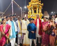 వైకుంఠ ఏకాదశి సందర్బంగా కుటుంబ సభ్యులతో శ్రీ వెంకటేశ్వర స్వామి వారిని దర్శించుకున్న: ఎంపీ రవిచంద్ర