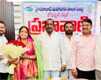 డిప్యూటీ కమిషనర్ శైలజ ను మర్యాదపూర్వకంగా కలిసిన మాజీ ప్రజా ప్రతినిధులు 