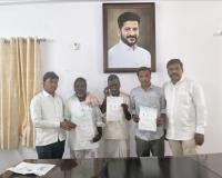   సీఎం రిలీఫ్ ఫండ్ చెక్కుల అందజేత 