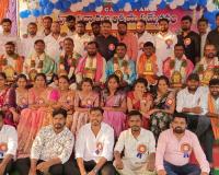 పూర్వ విద్యార్థుల అపూర్వ సమ్మేళనం..-14 ఏండ్లకు కలుసుకున్న పూర్వ విద్యార్థులు