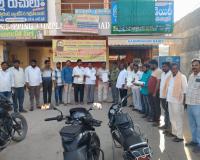 కాంగ్రెస్ ఆధ్వర్యంలో సీఎం రిలీఫ్ ఫండ్ చెక్కుల పంపిణీ 