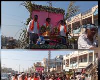 శ్రీ శ్రీ రేణుక ఎల్లమ్మ, జములమ్మ, పరశురాముడు  విగ్రహాల ఊరేగింపులో పాల్గొన్న అయిజ పట్టణ పెద్దలు, ఆలయ కమిటీ సభ్యులు