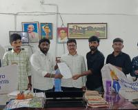 హనుమకొండ నగరంలో ఏర్పాటుచేసిన ప్రైవేట్ కళాశాలల అడ్వర్టైజ్మెంట్ హోల్డింగ్స్ తొలగించాలి.