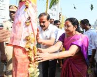 సమ్మక్క-సారలమ్మ లకు మొక్కులు చెల్లించుకున్న ప్రభుత్వ మాజీ చీఫ్ విప్ 