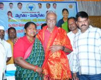 మేడారంను సందర్శించిన సీపీఐ నేత నారాయణ.  నారాయణను సత్కరించిన రాష్ట్ర మంత్రి సీతక్క