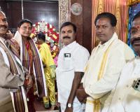 శ్రీ శ్రీ శ్రీ జమ్ములమ్మ అమ్మవారిని దర్శించుకున్న...    ఎమ్మెల్యే కృష్ణమోహన్ రెడ్డి