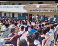 రోడ్డు భద్రతపై ప్రతి ఒక్కరు అవగాహన కలిగి ఉండాలి. సహాయక మోటర్ వాహనాల తనిఖీ అధికారి ఉదయ్..