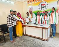 యువతకు రాజకీయాల్లో పెద్ద పీట వేయాలి 