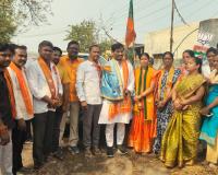 మున్సిపల్ ఎన్నికల ప్రచారంలో జోరందుకున్న బీజేపీ -- ఇంటింటి ప్రచారంలో రఘునాథ్ వేరబెల్లి, బీజేపీ రాష్ట్ర ఉపాధ్యక్షులు