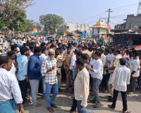 పోటాపోటీగా నామినేషన్లు వేసిన  కాంగ్రేస్, బి అర్ ఎస్.అభ్యర్థులు