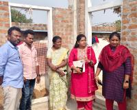 ఇందిరమ్మ ఇండ్లను పర్యవేక్షించిన మాలపల్లి సర్పంచ్ హౌసింగ్ ఏఈ