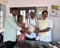 శ్రీ జమ్ములమ్మ వారికి వెండి కిరీటము బహూకరించిన   భాను మహేశ్వర్ రెడ్డి 