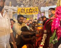 కుటుంబసమేతంగా సమ్మక్క-సారలమ్మలను దర్శించుకున్న ఖానాపూర్ ఎమ్మెల్యే వెడ్మ బొజ్జు పటేల్ గారు.