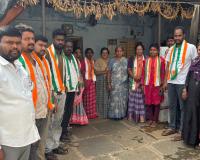 మున్సిపల్ ఎన్నికల ప్రచారంలో దూసుకుపోతున్న మర్పల్లి కాంగ్రెస్  నాయకులు 