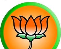 కరీంనగర్ కార్పొరేషన్ లో బీజేపీ అభ్యర్థులను ప్రకటించింది.