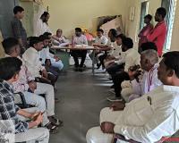 ​ఇందిరమ్మ ఇళ్ల నిర్మాణాలను వెంటనే ప్రారంభించాలి: అధికారుల ఆదేశం ​