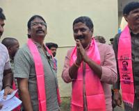 బిఆర్ఎస్ పార్టీ మున్సిపాలిటీ ఎన్నికల ప్రచారంలో పాల్గొన్న   చైర్మన్ అభ్యర్థి సీఎం సురేష్ 