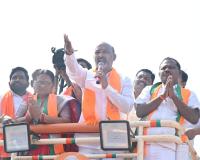 మీ ఆస్తులకు రక్షణ బాధ్యత నాది కేంద్ర హోం శాఖ సహాయ మంత్రి బండి సంజయ్