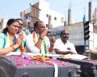 అధికార పార్టీని ఆదరించండి  వేగంగా అభివృద్ధి చేస్తా.  మంత్రి కోమటిరెడ్డి వెంకట్రెడ్డి