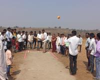 బుద్దాగూడలో క్రికెట్ టోర్నమెంట్ ప్రారంభించిన సర్పంచ్ స్వాతి జగన్నాథ్ 