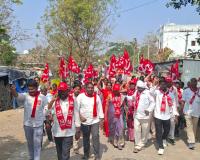 రణదీవెనగర్  లో CPM అభ్యర్థి గెలుపును కాంక్షిస్తూ  సిపిఎం జిల్లా నాయకుల ప్రచారం