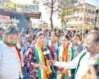 అధికార పార్టీతోనే అభివృద్ధి సాధ్యం ....చేతి గుర్తుకు ఓటు వేసి భారీ మెజారిటీతో గెలిపించాలి 