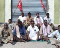 44 కార్మిక చట్టాల ను పునరుద్ధరించాలి.