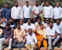 వైన్ పార్టీ,బ్లాక్ డాగ్ గుర్తు కల్వకుంట్ల కవిత పెట్టుకోవాలి 