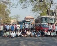 యూరియా కోసం పెట్టిన  యాప్  రద్దు చేయాలి..  తాడికల్ లో రోడ్డెక్కిన రైతన్నలు...