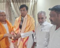 మాజీ ఎమ్మెల్యే బోస్లె నారాయణ రావు పాటిల్ గారితో స్వతంత్ర అభ్యర్థి మీర్జా ఇద్రిస్ బేగ్ భేటీ