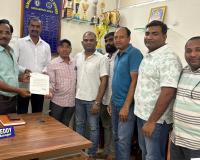 సింగరేణి రక్షణ సిబ్బందికి మౌలిక సదుపాయాలు కనిపించాలి    - జనరల్ మేనేజర్ మనగంటి శ్రీనివాస్ కి, ఏరియా సెక్యూరిటీ ఆఫీసర్ సల్ల జక్కారెడ్డి కి మెమోరండం అందజేసిన సింగరేణి కోల్ మైన్స్ కార్మిక సంఘ్ బిఎంఎస్ శ్రీరాంపూర్ ఏరియా ఉపాధ్యక్షులు నాతాడి శ్రీధర్ రెడ్డి