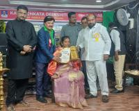 సామాజిక సేవలకు గుర్తింపుగా కుర్ర సావిత్రి కి సావిత్రి బాయి ఫూలే అవార్డు