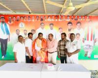 మాజీ ఎమ్మెల్యేకు జన్మదిన శుభాకాంక్షలు తెలిపిన... రాష్ట్ర కాంగ్రెస్ నాయకులు రాజేష్ ముద్ది రెడ్డి 