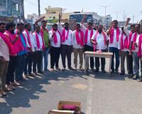 ఘనంగా కేసీఆర్ జన్మదిన వేడుకలు.......రవి నాయక్....